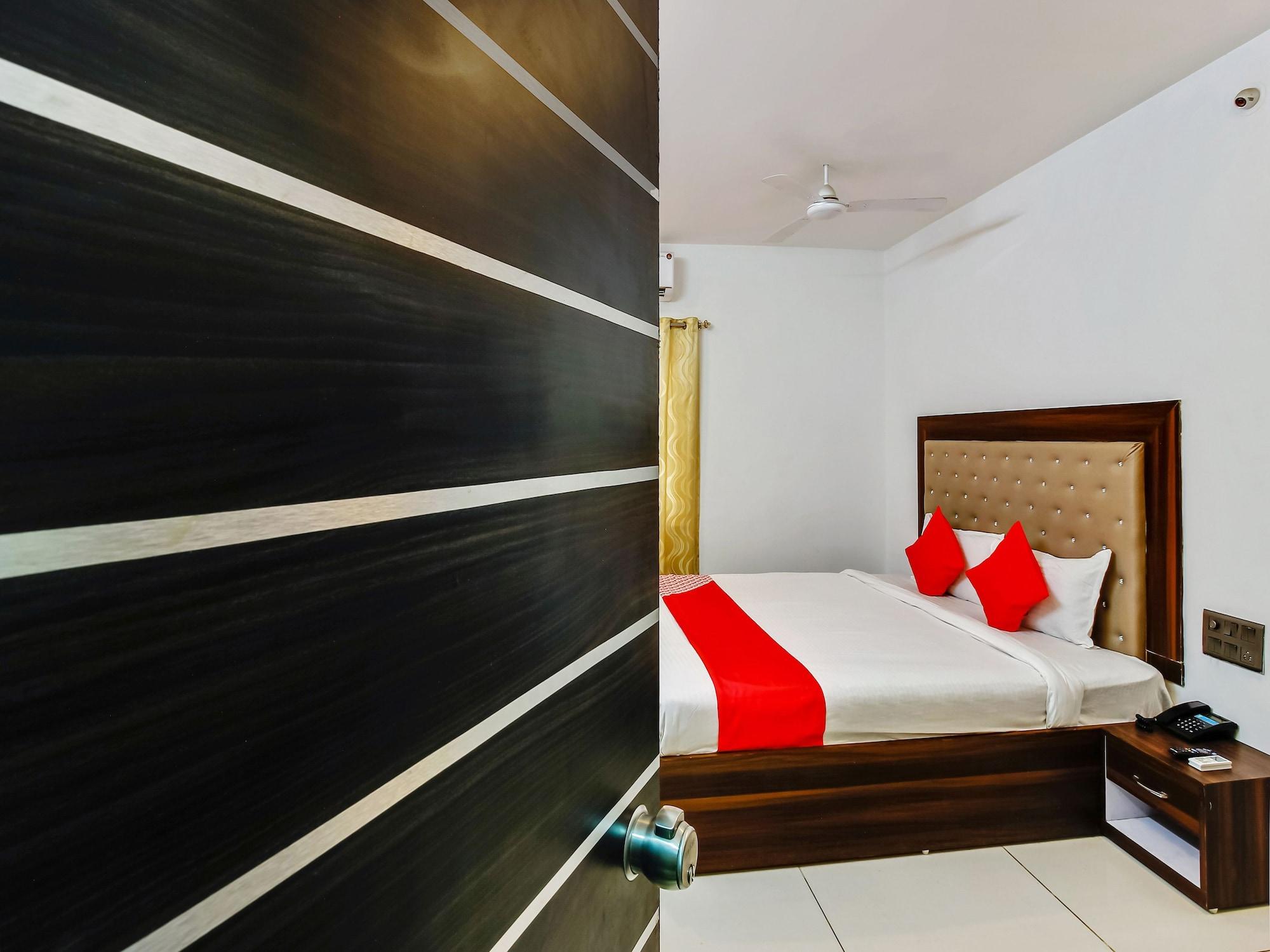 Oyo 29131 Hotel Mn Grand Shamshabad Luaran gambar